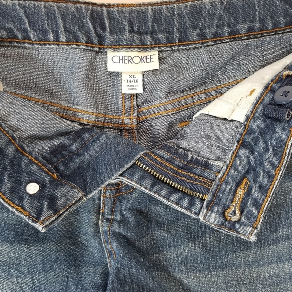 Cherokee Jeans shorts, folded cuff - Picture 2 of 7